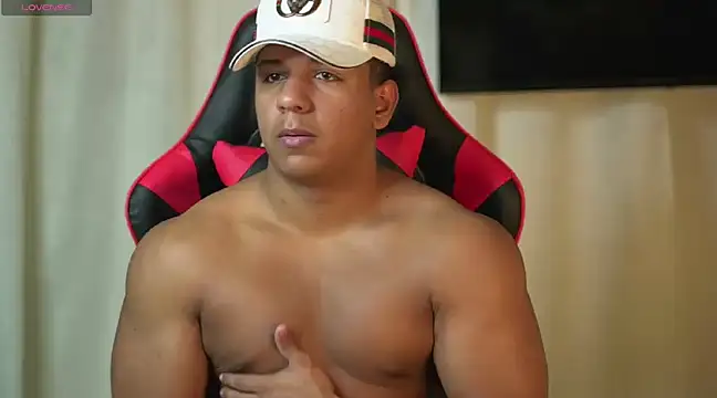 Snapshot of May_Dylan1 chatting on January 3, 2025, 6:00 am May Dylan1 online show from January 3, 2025, 6:00 am