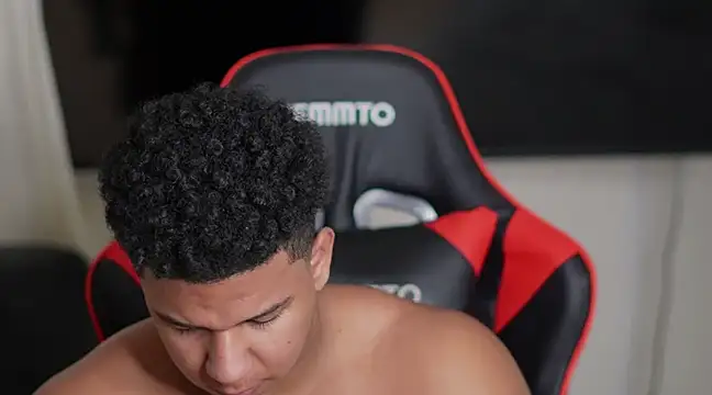 Snapshot of May_Dylan1 chatting on December 15, 2024, 12:07 am May Dylan1 online show from December 15, 2024, 12:07 am