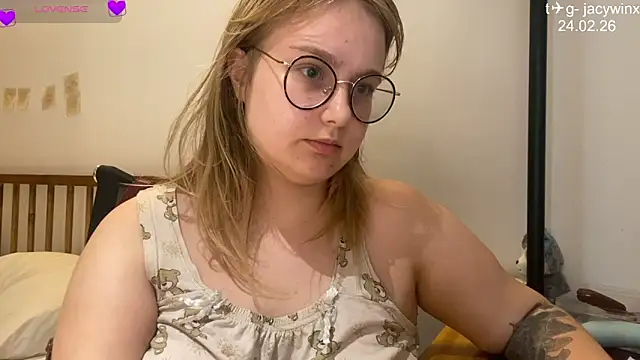 JacyWinslat online show from February 24, 2026, 5:58 pm