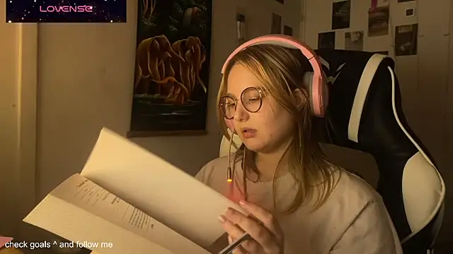 Snapshot of JacyWinslat chatting on October 29, 2025, 3:11 pm JacyWinslat online show from October 29, 2025, 3:11 pm