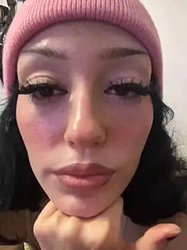 Pinkfairyy online show from December 12, 2024, 6:57 am