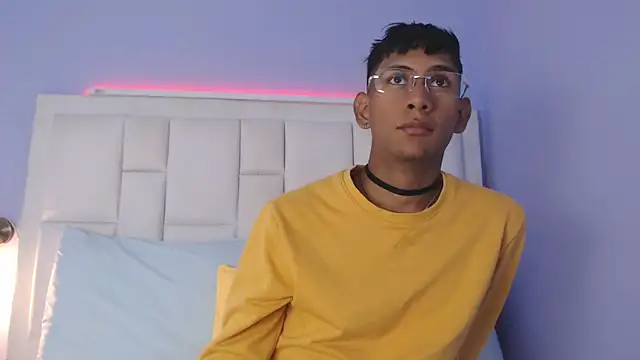 Snapshot of Nick_Collins18 chatting on December 16, 2025, 7:07 pm Nick Collins18 online show from December 16, 2025, 7:07 pm