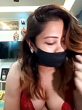 Cute-mona online show from February 2, 2026, 7:02 pm