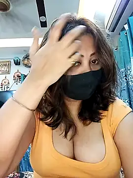 Cute-mona online show from September 12, 2025, 11:21 am