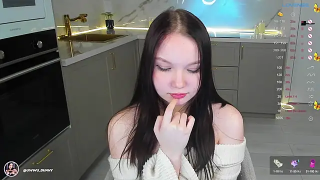 Snapshot of uwwu_bunny chatting on January 16, 2025, 11:15 am uwwu bunny online show from January 16, 2025, 11:15 am