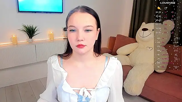 Snapshot of uwwu_bunny chatting on February 6, 2025, 1:32 pm uwwu bunny online show from February 6, 2025, 1:32 pm