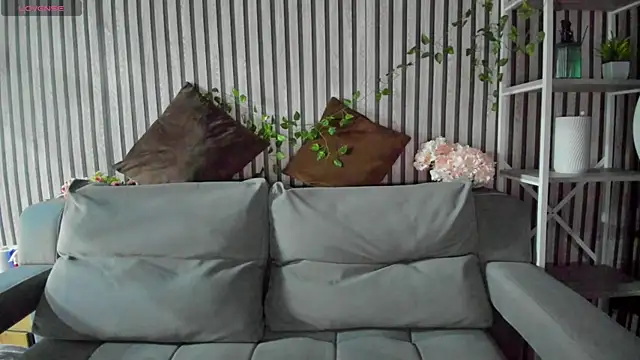 Snapshot of Little_Chips chatting on May 27, 2026, 5:20 pm Little Chips online show from May 27, 2026, 5:20 pm
