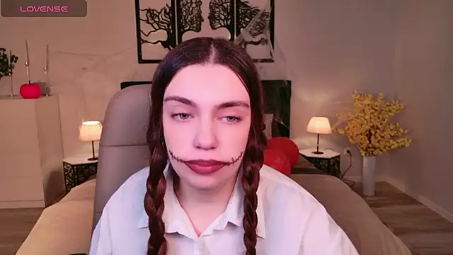 Snapshot of DaniellaLovely chatting on October 31, 2025, 11:18 am DaniellaLovely online show from October 31, 2025, 11:18 am