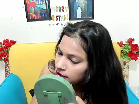 evaaelfiee online show from January 13, 2026, 3:32 am