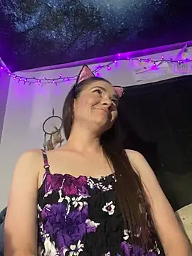 Snapshot of Cutebitch@xh chatting on April 12, 2026, 5:44 am Cutebitchxh online show from April 12, 2026, 5:44 am