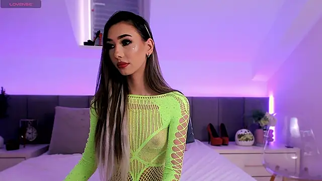 JessieePink online show from April 20, 2026, 3:57 pm