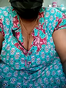 Snapshot of kavinila20 chatting on February 5, 2025, 5:30 am kavinila20 online show from February 5, 2025, 5:30 am