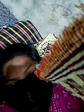 Snapshot of kavinila20 chatting on December 15, 2024, 6:04 pm kavinila20 online show from December 15, 2024, 6:04 pm