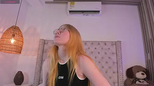 Snapshot of Alexa_Handler chatting on December 2, 2025, 8:10 pm Alexa Handler online show from December 2, 2025, 8:10 pm