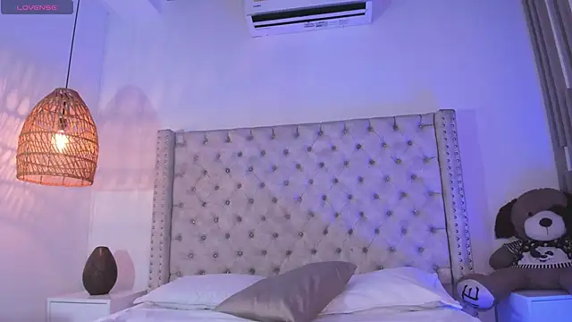 Snapshot of Alexa_Handler chatting on November 11, 2025, 7:30 pm Alexa Handler online show from November 11, 2025, 7:30 pm