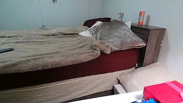 Snapshot of Kittyymaze1 chatting on December 22, 2025, 1:11 pm Kittyymaze1 online show from December 22, 2025, 1:11 pm