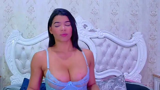 TiaraRosse online show from October 18, 2025, 5:15 pm