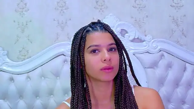 TiaraRosse online show from February 4, 2026, 12:55 pm