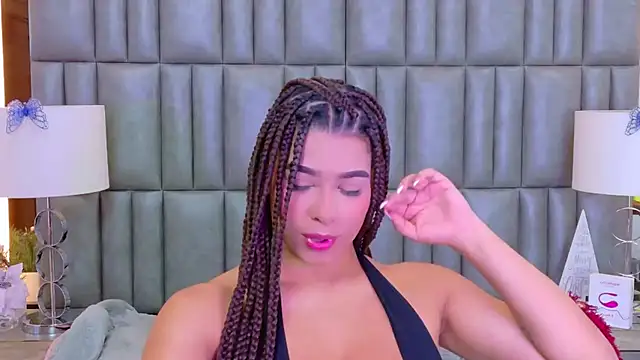 TiaraRosse online show from February 3, 2026, 1:27 pm