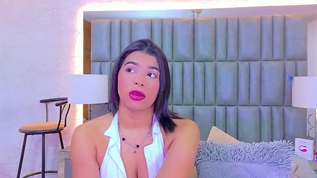 TiaraRosse online show from April 21, 2026, 12:23 pm