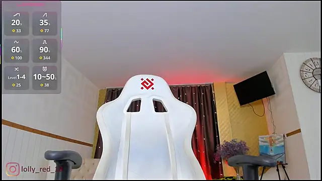 Snapshot of lolly_red_ chatting on October 5, 2025, 8:43 pm lolly red online show from October 5, 2025, 8:43 pm