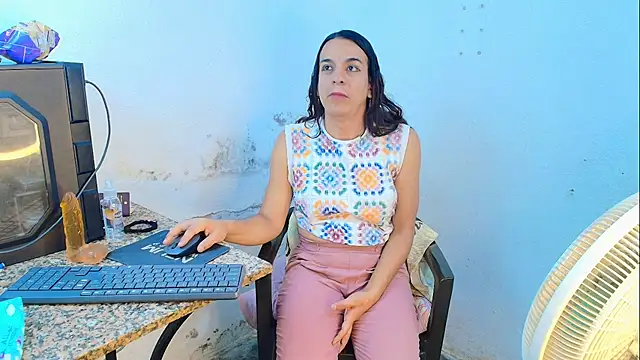 Oh Tique online show from March 12, 2026, 6:34 pm