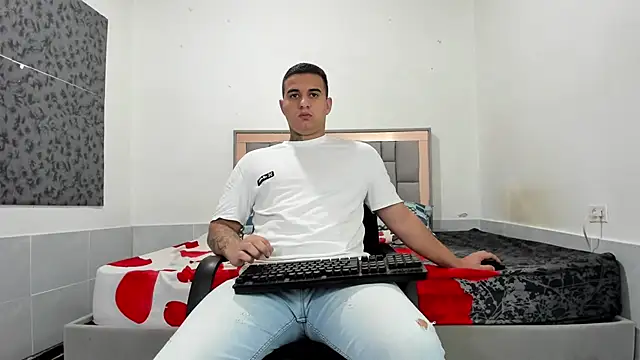 simookeler online show from February 19, 2026, 11:56 pm