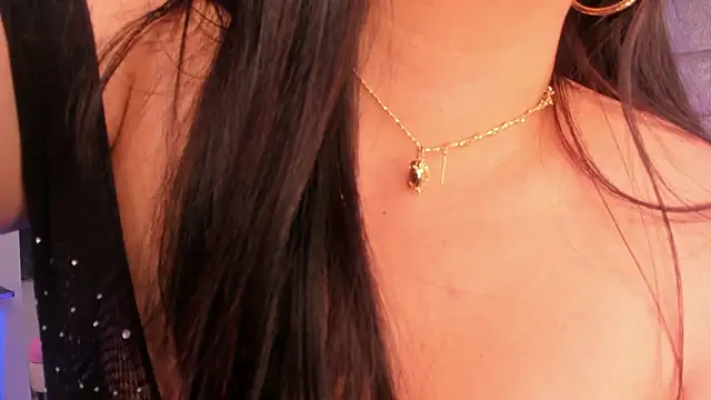 Snapshot of EmaJames25 chatting on December 20, 2025, 3:26 pm EmaJames25 online show from December 20, 2025, 3:26 pm