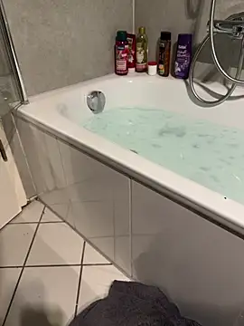 SunnyWild online show from February 12, 2025, 10:59 pm