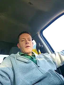 Snapshot of Bigtater1999 chatting on November 6, 2025, 12:42 pm Bigtater1999 online show from November 6, 2025, 12:42 pm