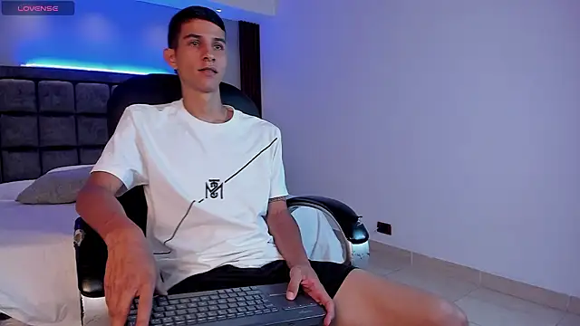 Aaron Scoot online show from March 18, 2026, 8:10 pm