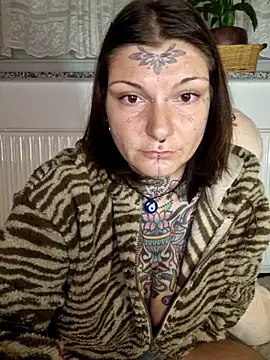 Snapshot of lizzardqueeen chatting on November 21, 2025, 12:31 am lizzardqueeen online show from November 21, 2025, 12:31 am