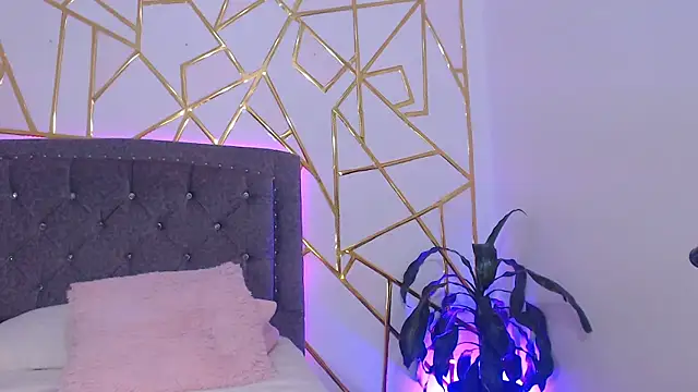 Zara47sweet online show from February 3, 2026, 2:53 am