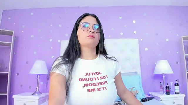 scarlette 15  online show from February 4, 2026, 3:12 am