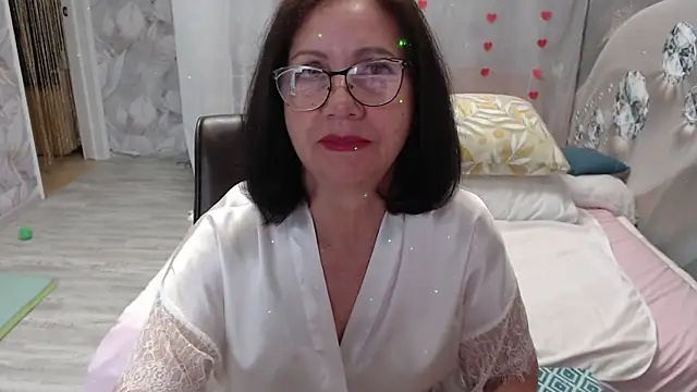 Snapshot of OlgaHottie chatting on July 5, 2026, 11:33 pm OlgaHottie online show from July 5, 2026, 11:33 pm