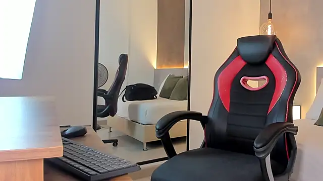 Snapshot of alma_fenix chatting on November 4, 2025, 12:20 pm alma fenix online show from November 4, 2025, 12:20 pm