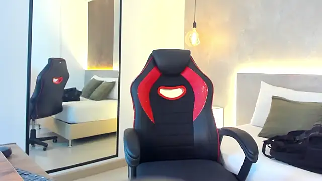 Snapshot of alma_fenix chatting on November 7, 2025, 12:31 pm alma fenix online show from November 7, 2025, 12:31 pm