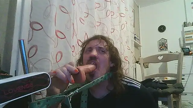 Snapshot of cyril020202 chatting on December 15, 2025, 11:31 pm cyril020202 online show from December 15, 2025, 11:31 pm