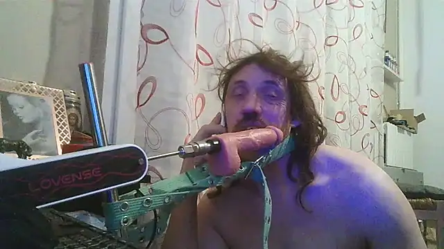 cyril020202 online show from December 2, 2025, 10:28 am