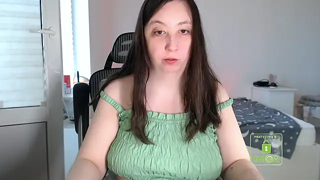 Snapshot of cute_and_hot chatting on May 17, 2026, 2:39 pm cute and hot online show from May 17, 2026, 2:39 pm
