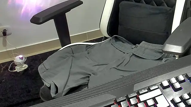 stebankechima online show from November 23, 2025, 4:55 am