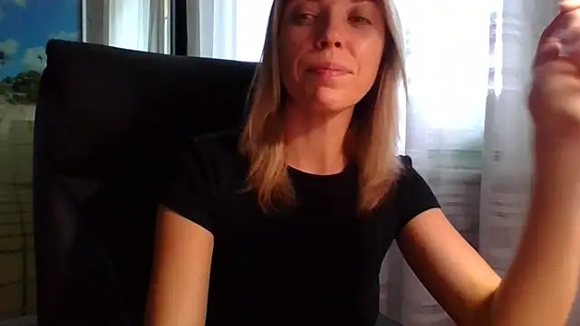 Snapshot of VelvetLove287 chatting on November 23, 2025, 10:25 am VelvetLove287 online show from November 23, 2025, 10:25 am