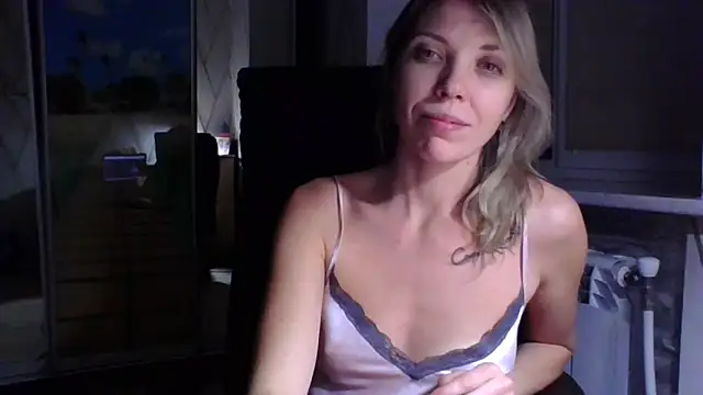 Snapshot of VelvetLove287 chatting on November 28, 2025, 9:37 pm VelvetLove287 online show from November 28, 2025, 9:37 pm