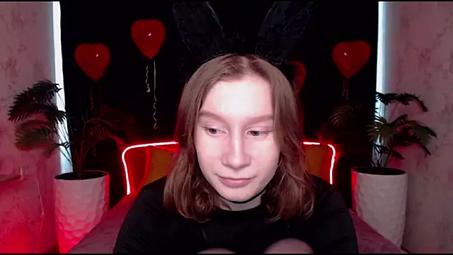 Snapshot of EnigmaSee chatting on February 20, 2025, 8:28 am EnigmaSee online show from February 20, 2025, 8:28 am