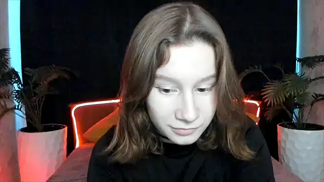 Snapshot of EnigmaSee chatting on February 6, 2025, 8:29 am EnigmaSee online show from February 6, 2025, 8:29 am