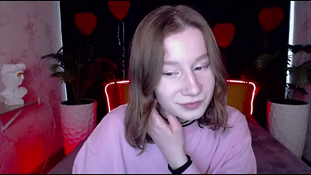 Snapshot of EnigmaSee chatting on March 10, 2025, 4:49 am EnigmaSee online show from March 10, 2025, 4:49 am