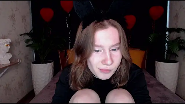 Snapshot of EnigmaSee chatting on March 10, 2025, 1:34 am EnigmaSee online show from March 10, 2025, 1:34 am