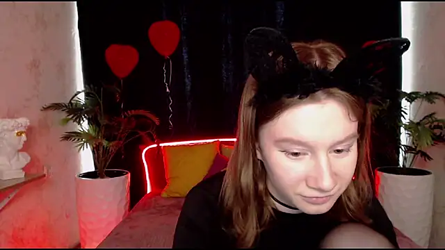 Snapshot of EnigmaSee chatting on March 8, 2025, 4:45 am EnigmaSee online show from March 8, 2025, 4:45 am