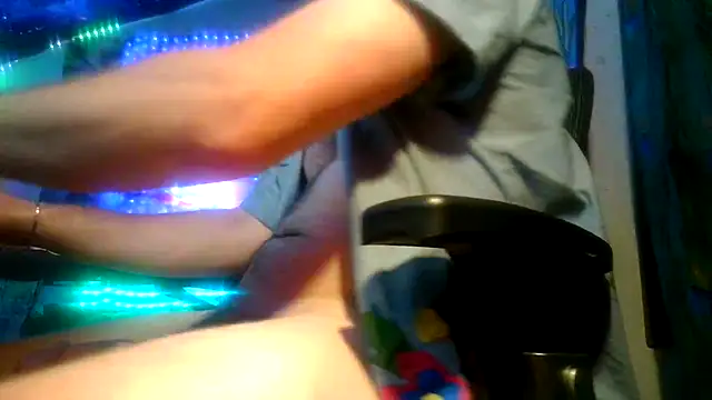 HippieBWC4U online show from July 10, 2026, 11:49 pm