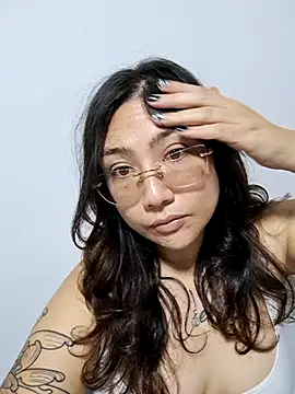 Snapshot of Mia_Ruiz chatting on October 31, 2025, 2:08 am Mia Ruiz online show from October 31, 2025, 2:08 am